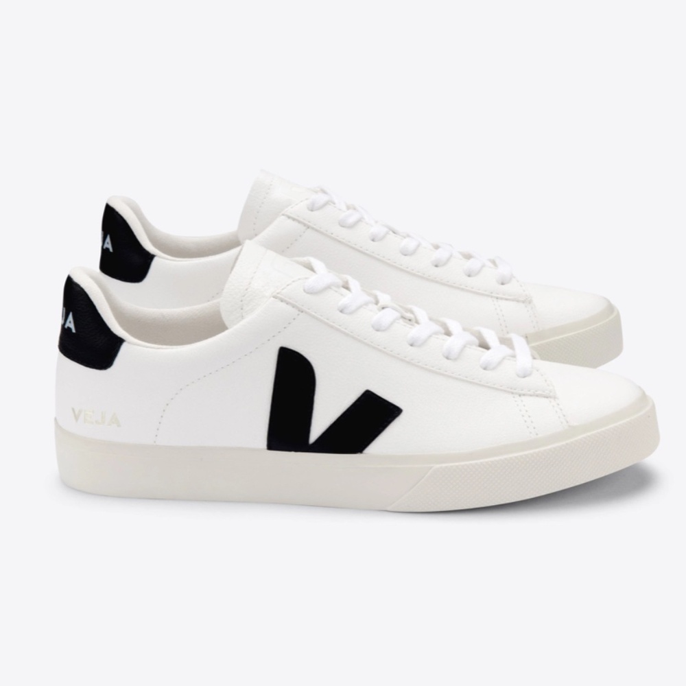 Vejas Campo women’s sneakers black and white
